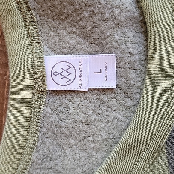 BASICLEE MELISSA M. camouflage sweatshirt RAISING CHAMPIONS sz L - Picture 2 of 4